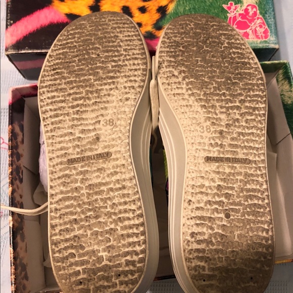 PEOPLE FOR HAPPINESS - Picture 5 of 6